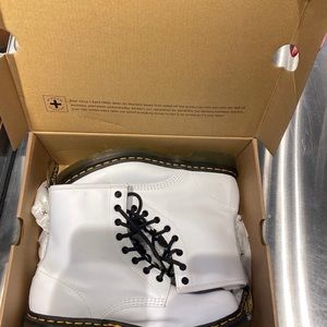 Brand new never worn: 1460 Womens Doc Martens